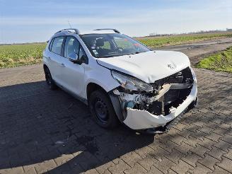 Peugeot 2008 1.2 picture 4