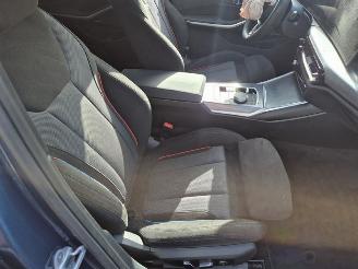 BMW 3-serie 330e Touring picture 12