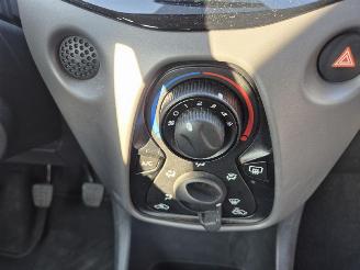 Peugeot 108 1.0 12v picture 8