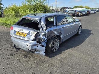 Coche siniestrado Audi A4 Avant 2.0 2005/6