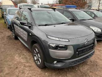 Vrakbiler auto Citroën C4 cactus C4 Cactus (0B/0P), Hatchback 5-drs, 2014 1.2 PureTech 82 12V 2016/10