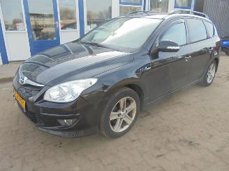 Auto da rottamare Hyundai I-30 Crosswagon 1.4i-Motion Buisiness 2011/5