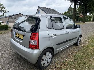 Kia Picanto  picture 5