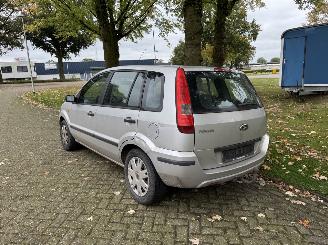 Ford Fusion  picture 3