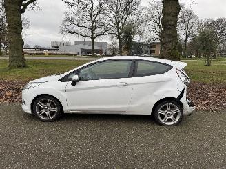 Ford Fiesta  picture 2
