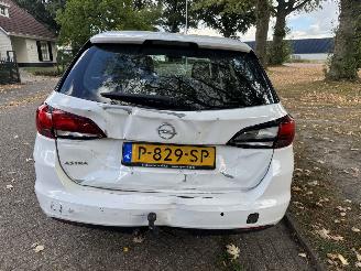 Opel Astra SPORTS TOURER+ picture 4