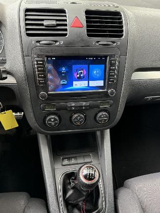 Volkswagen Golf GTI picture 12