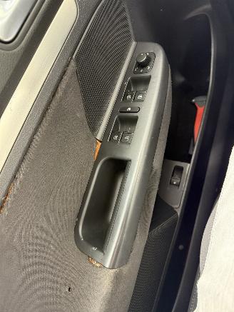 Volkswagen Golf GTI picture 10