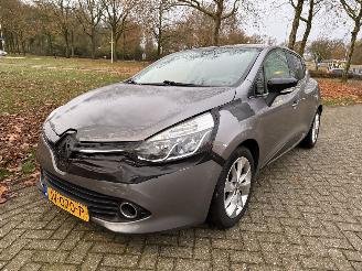 skadebil auto Renault Clio  2016/1