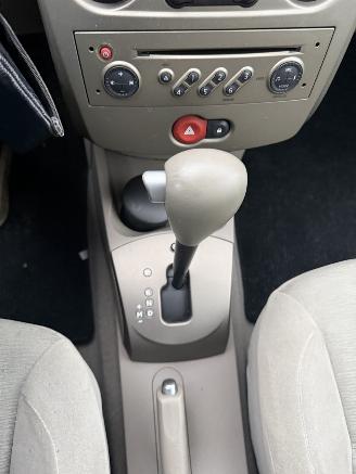 Renault Clio  picture 15