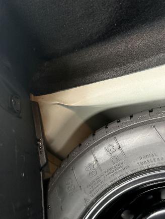 Peugeot 208  picture 12