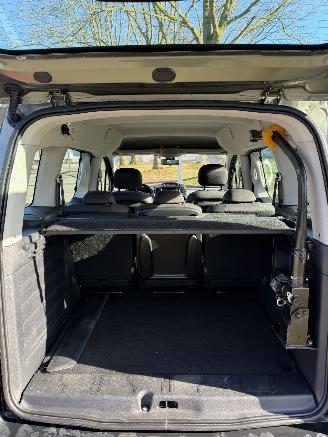 Peugeot Partner Tepee  picture 16