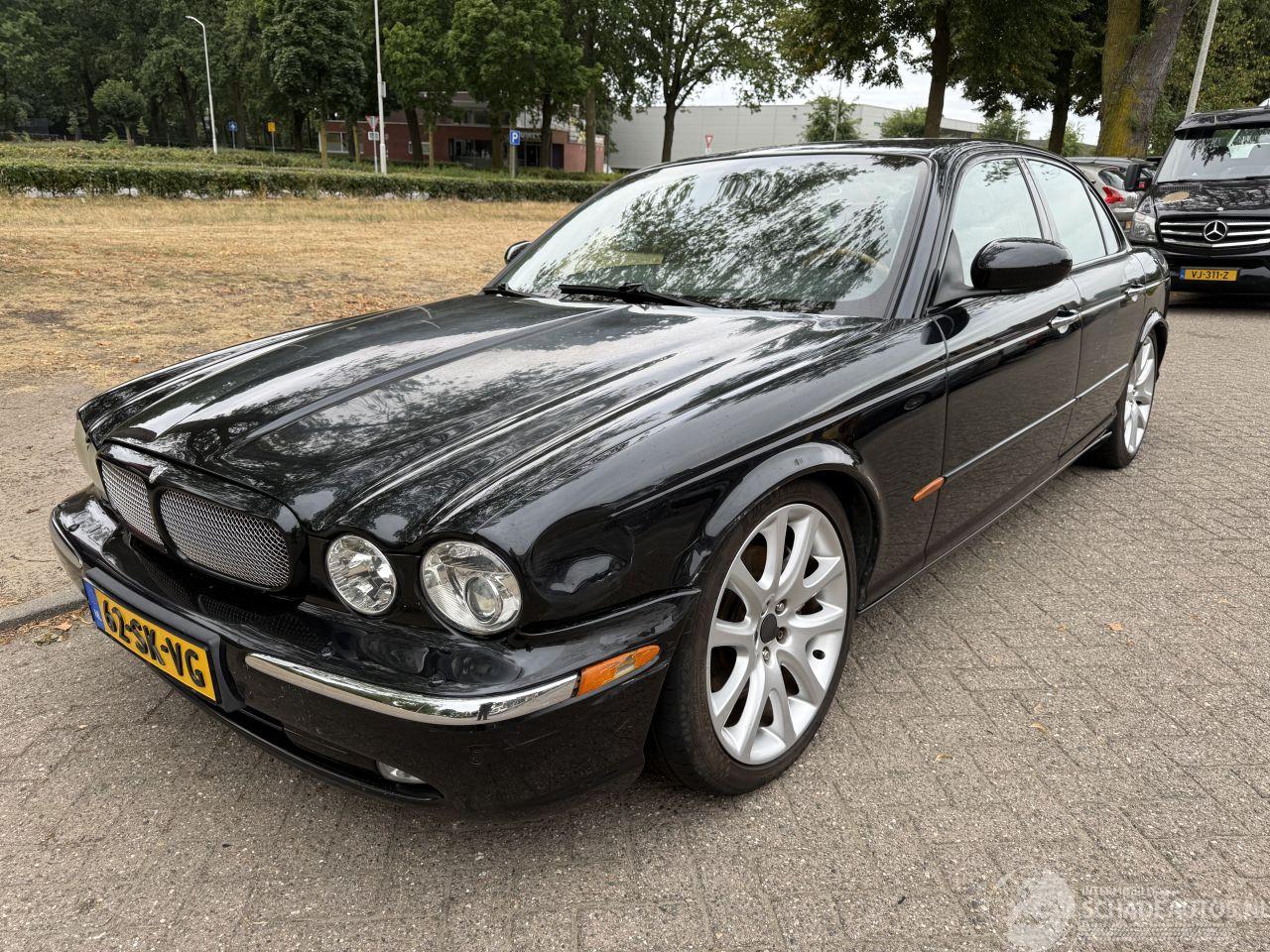 Jaguar XJ 