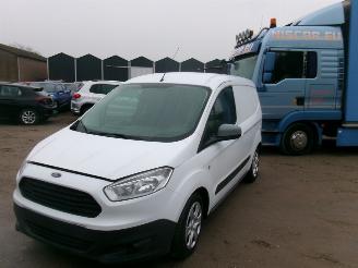 skadebil auto Ford Transit 1.5 TDCI  Courier Trend 2017/4