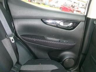 Nissan Qashqai 1.3 Design Automatic picture 31
