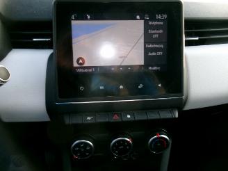 Renault Clio 1.0 Limited picture 31