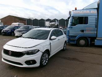 Fiat Tipo 1.4 Pop 5Drs HB picture 3