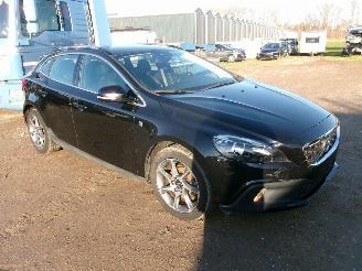 Volvo V-40 1.6 D - Cross Country picture 4