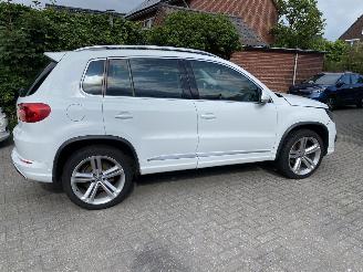 krockskadad bil auto Volkswagen Tiguan 4Motion 1.4 TSi Sport&Style R-line Edition.pano/leer 2014/2