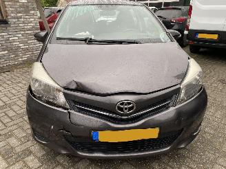 Toyota Yaris Auto is gereserveerd Aspiration 1.0 VVT-I5Drs Navi Clima Camera VASTE PRIJS. picture 5