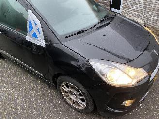 Citroën DS3 e-HDI 1.6 So Chic picture 11