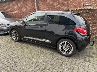 krockskadad bil auto Citroën DS3 e-HDI 1.6 So Chic 2012/3
