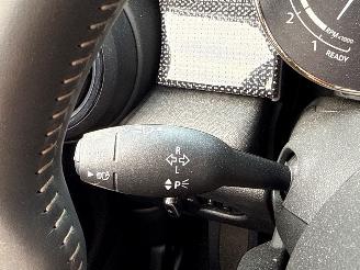 Mini Cooper 1.5 12V Cooper Hatchback 2Dr Benzine 1.499cc 100kW (136pk) FWD picture 22