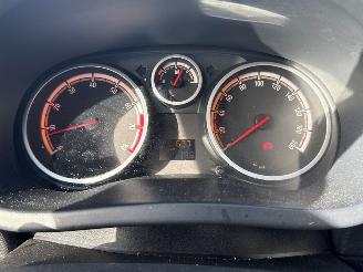 Opel Corsa 1.2 16V Hatchback  Benzine 1.229cc 59kW (80pk) FWD picture 13