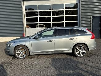 Volvo V-60 2.4 D6 20V Plug-in Hybrid AWD Combi/o  Elektrisch Diesel 2.401cc 206kW (280pk) 4x4 picture 2