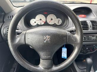 Peugeot 206 1.4, Hatchback  Benzine 1.360cc 55kW (75pk) FWD picture 13