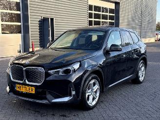 krockskadad bil auto BMW iX1 225KW (306PK) haman kadon panoramadak 2024/9