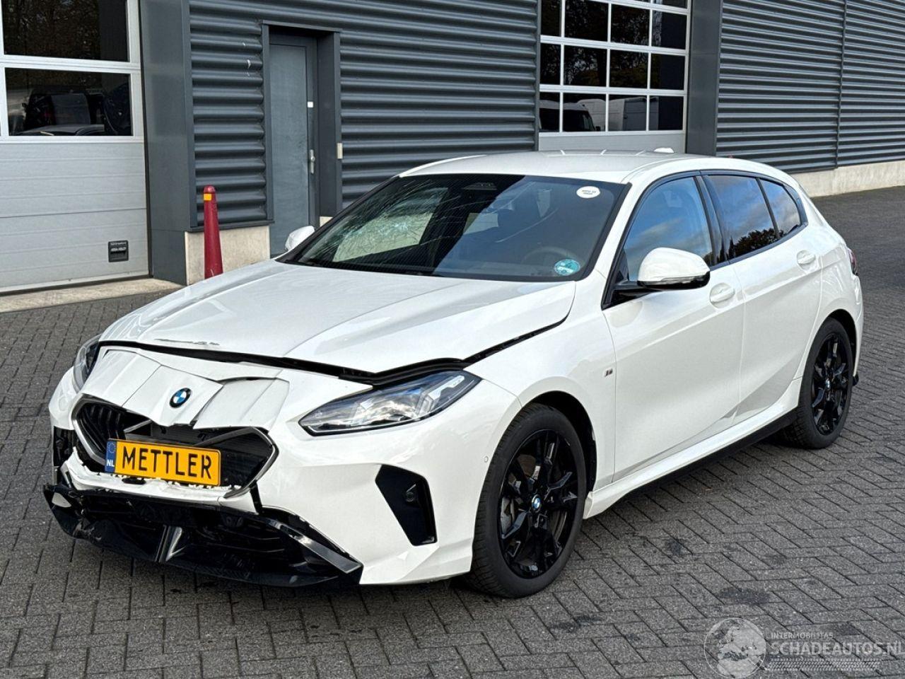 BMW 1-serie 120 1.5 TwinPower Turbo 12V Hatchback  Elektrisch Benzine 1.499cc 125kW (170pk)