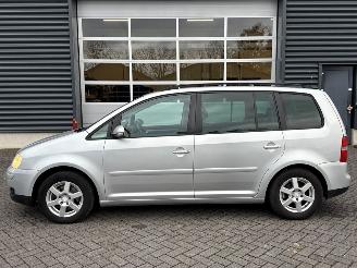 Volkswagen Touran 1.6 FSI 16V MPV  Benzine 1.598cc 85kW (116pk) FWD picture 2