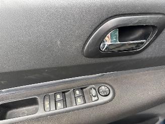 Peugeot 5008 1.6 THP 16V MPV  Benzine 1.598cc 115kW (156pk) FWD picture 14