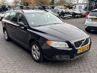 Volvo V-70 2.4 D 20V Combi/o  Diesel 2.401cc 120kW (163pk) FWD picture 7