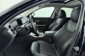 BMW 3-serie 330i 2.0 TwinPower Turbo 16V Sedan 4Dr Benzine 1.998cc 190kW (258pk) RWD 2018-11 (5R10; 5R11; 5R12; 5R13; 5R18) B48B20B; B46B20B picture 32