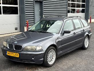 Schadeauto BMW 3-serie 318i 16V Combi/o  Benzine 1.995cc 105kW (143pk) RWD 2002/5