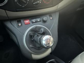 Peugeot Partner 1.6 16V Phase 1 MPV  Benzine 1.587cc 80kW (109pk) FWD picture 18