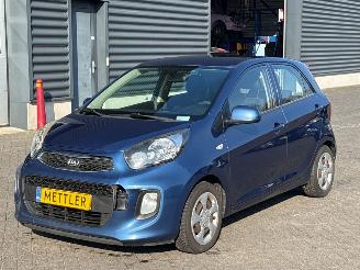 krockskadad bil auto Kia Picanto 1.0 12V Hatchback  Benzine 998cc 49kW (67pk) FWD 2015/9
