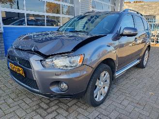 damaged passenger cars Mitsubishi Outlander 2.0 Edition Two Automaat 2012/12
