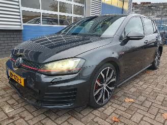 Vaurioauto  passenger cars Volkswagen Golf 2.0 TSI GTI Automaat DSG 2014/5