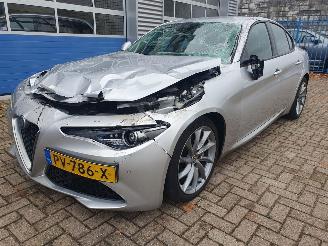 krockskadad bil auto Alfa Romeo Giulia 2.0T Super Automaat 2017/9