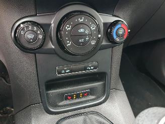 Ford Fiesta 1.0 Titanium picture 18