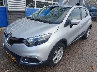 damaged passenger cars Renault Captur Automaat 1.2 TCe Expression 2014/11