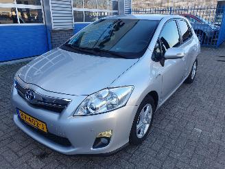 Vaurioauto  passenger cars Toyota Auris 1.8 Full Hybrid Aspiration 2011/4
