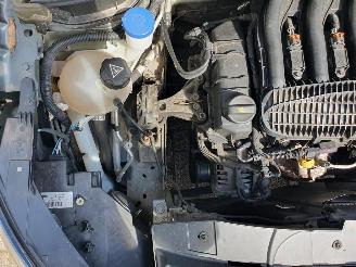 Citroën C4 cactus 1.2 PureTech W picture 11