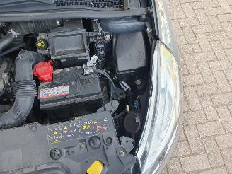 Renault Clio 0.9 TCe Limited picture 11