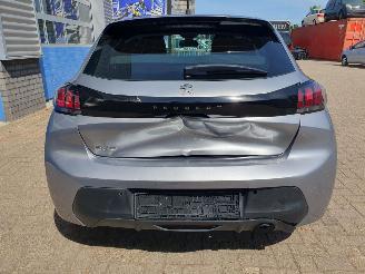 Peugeot 208 1.2i picture 4