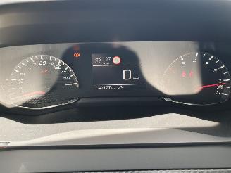 Peugeot 208 1.2i picture 16