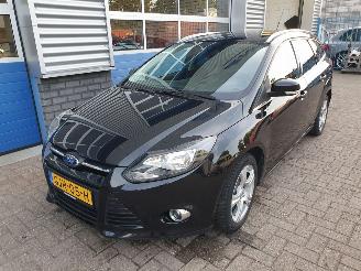 Unfallwagen Ford Focus 1.0 EcoBoost Trend schadevrij 2012/11